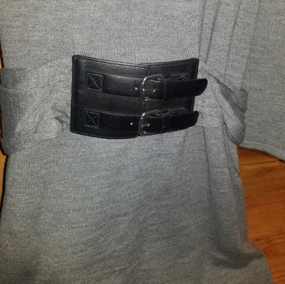 Dress - Picture 4 of 8